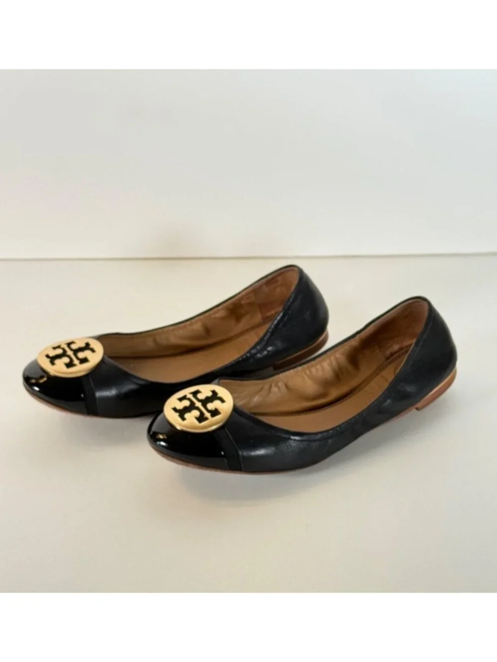 Tory Burch Minnie Patent Leather Cap Toe Ballet Flats Black Gold TB Logo